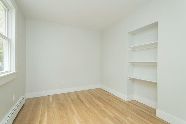 Photo - Brighton 3 Bed – Heat & Hot Water Included – Modern Kitchen – 9/1