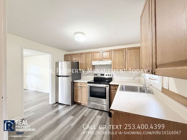Photo - 7501-7505 156th St E