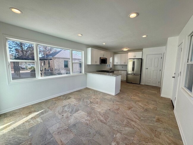 Photo - UPDATED 3 bed, 2 1/2 bath in central Lincoln