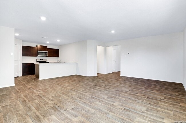 13512 Waxman Spark