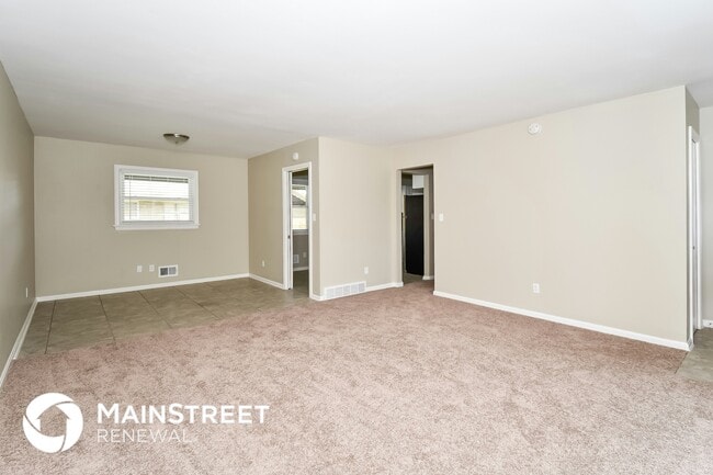 Photo - 2 Addison Ct