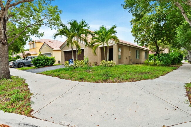 4498 Dogwood Cir