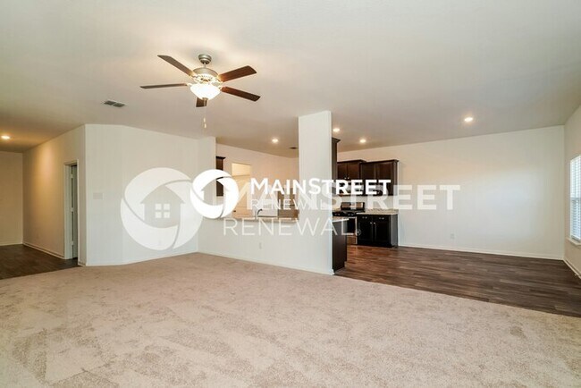 Photo - 4 Bedroom Pet-Friendly Home in New Braunfels, TX with Main Street Renewal