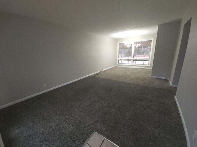 Photo - Charming & Comfortable Home in North County St. Louis