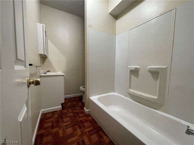 Photo - 366 Buckingham St Unit 2 (up)