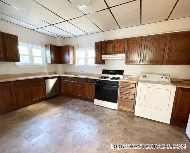 Photo - 26-28 Harbor View St. Unidad 3