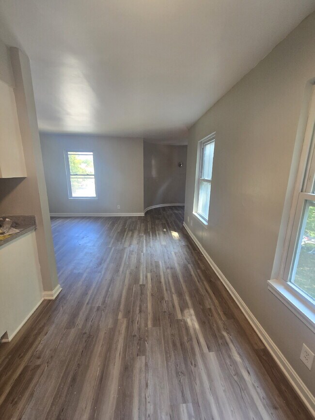 Photo - "Coming Soon  1-Bedroom Gem with Spacious 750 Sq Ft at N Jane St, Louisville!" Unit 2