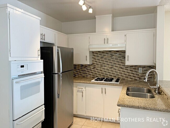 Building Photo - 1523 E Windsor Rd Unit 21 Rental