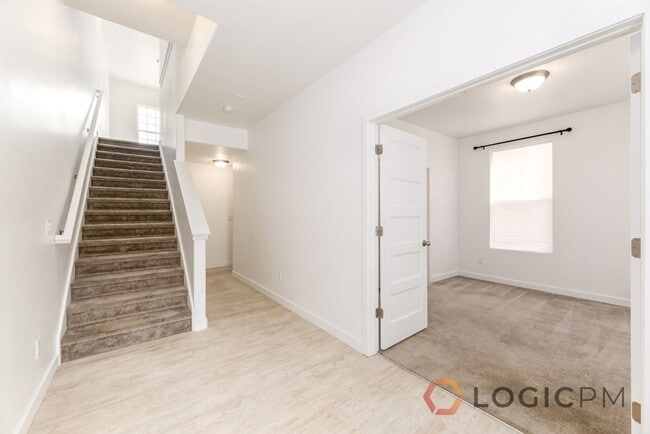 Photo - 10592 Redknife Dr