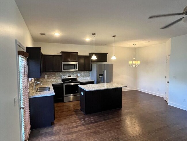 Photo - 3013 Thornbury Pl