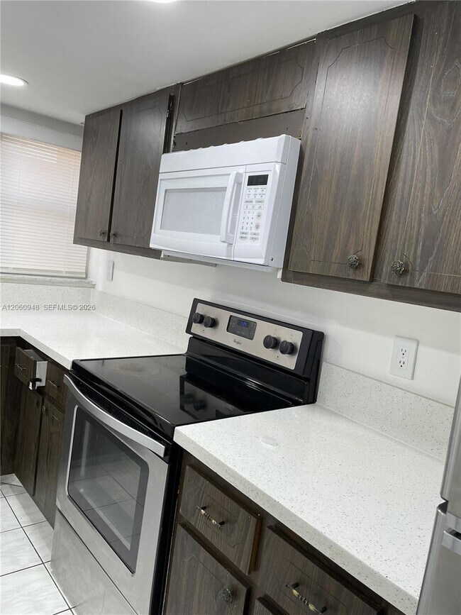 920 NE 199th St Unit 309-3J