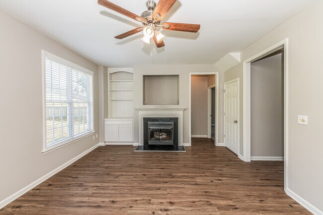 353 Collinsworth Dr