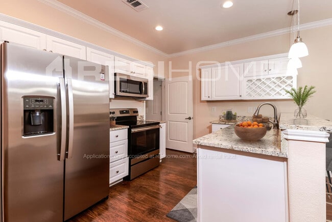 Photo - 103 Griffin St
