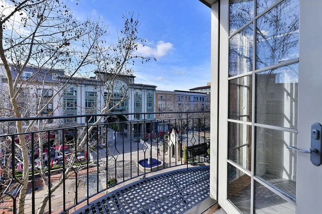 Building Photo - Santana Hts