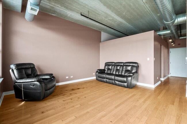 Photo - 833 W 15th Pl Unit 514