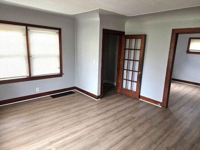 Photo - 972 Scott St