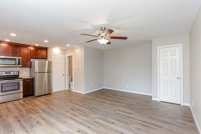 Photo - 808 W Main St Unidad 3