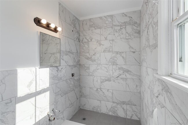 Photo - 226 Glen Cove Ave