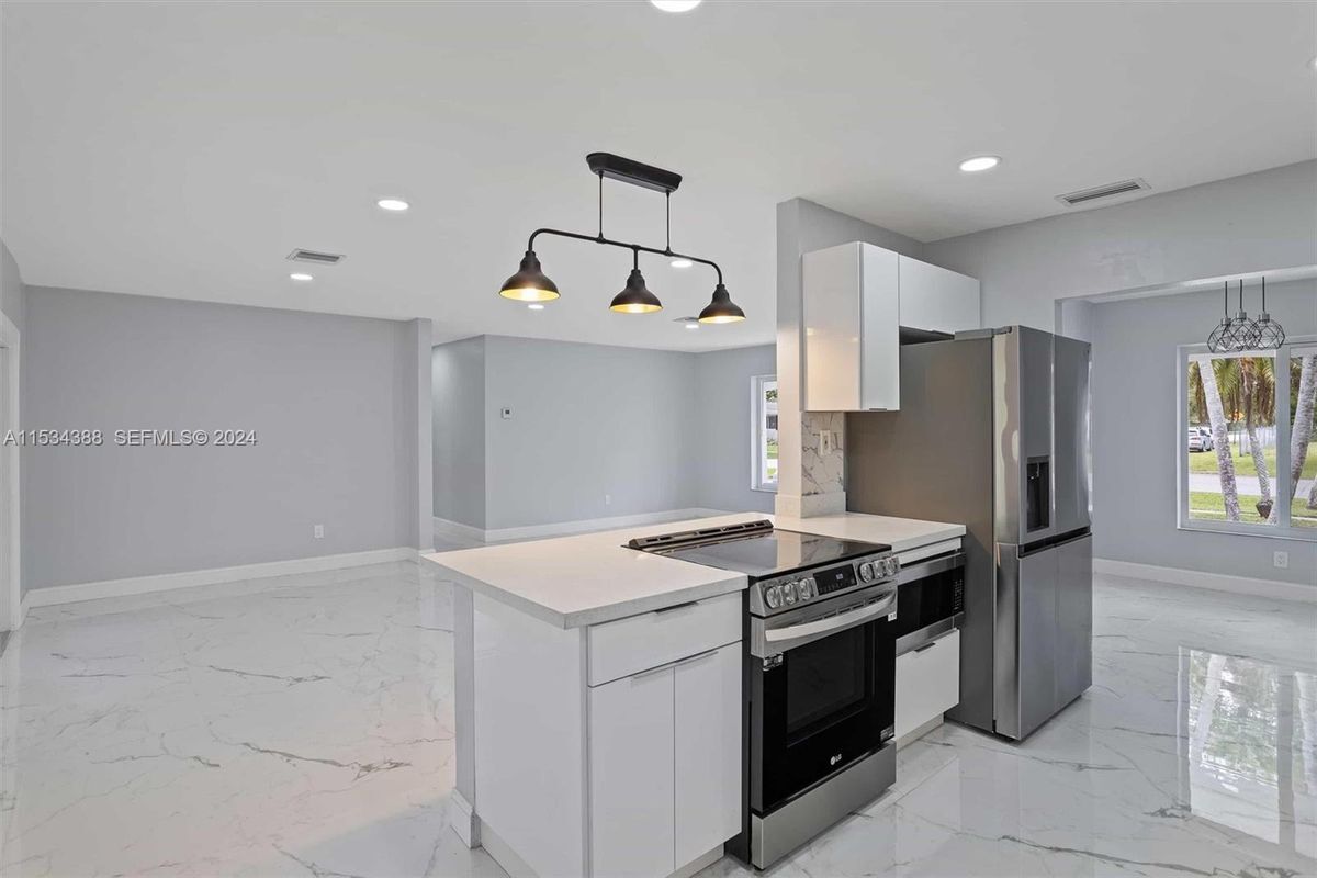 Photo - 11403 SW 107th Ave