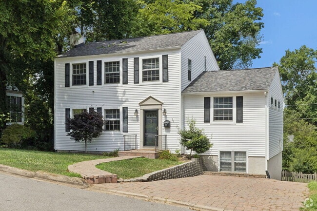 Building Photo - 165 E Glenwood Dr Rental