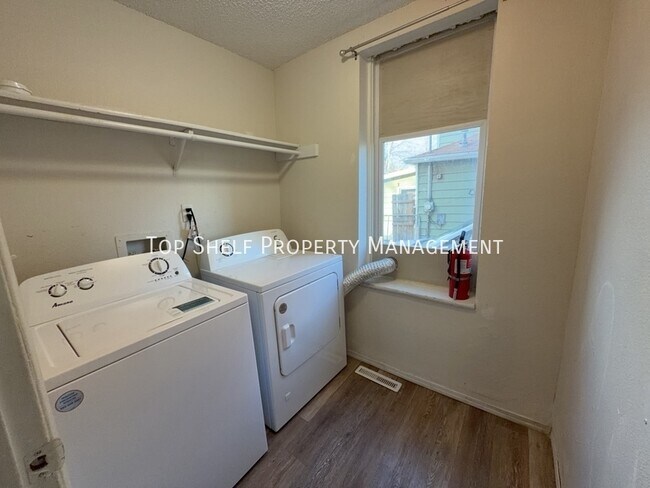 Photo - 1513 Des Moines St Unit 3