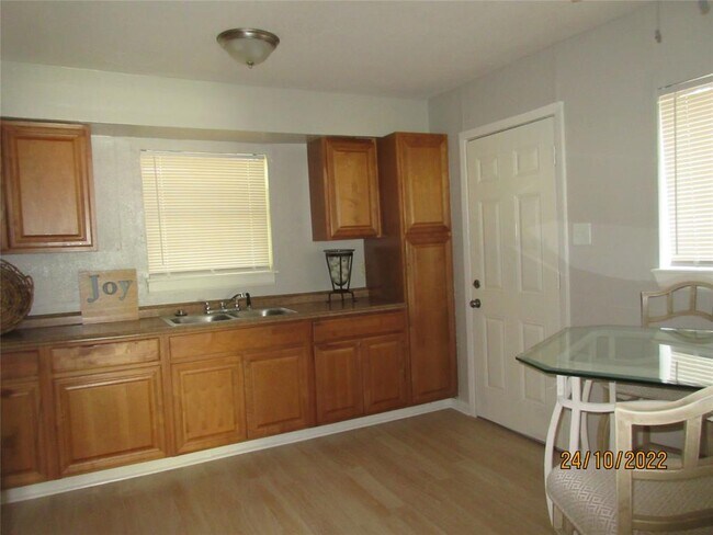 Photo - 7518 1/2 Lockwood Dr