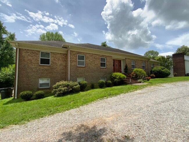 210 Walnut Dr