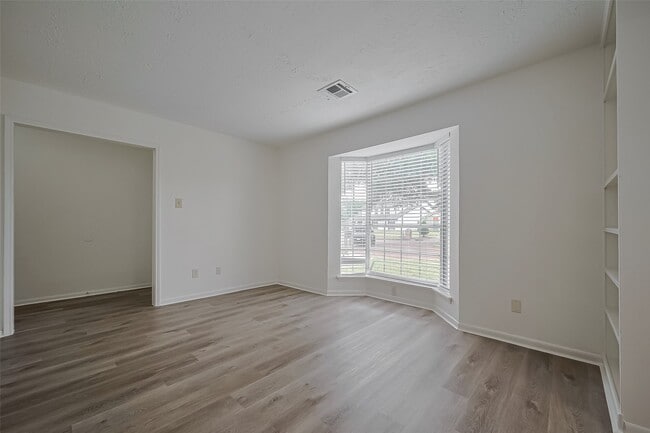 Photo - 10110 Margate Dr