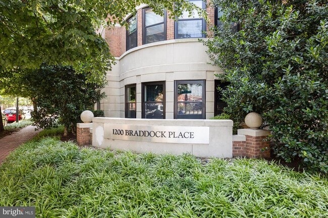 Building Photo - 1200 Braddock Pl Unit 204 Rental