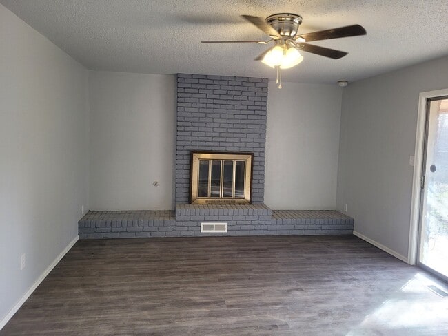 400 Rosewood Dr
