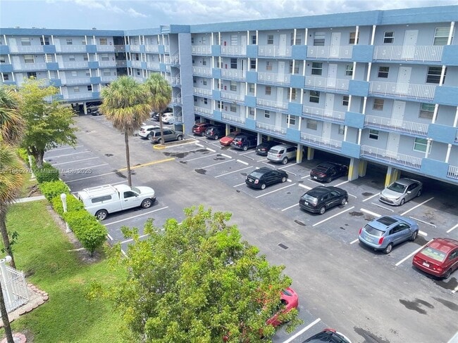 Photo - 1655 W 44th Pl Unidad 511