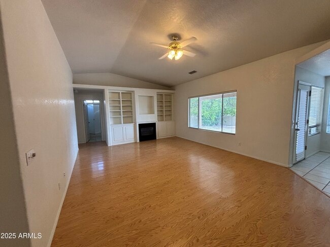 Photo - 1421 Laree Ave