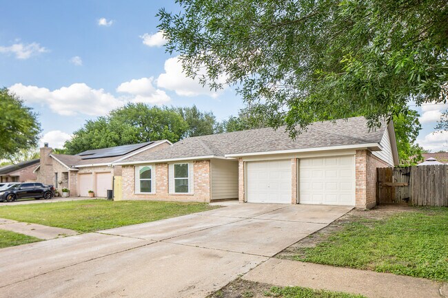 Photo - 10814 Mackenzie Dr