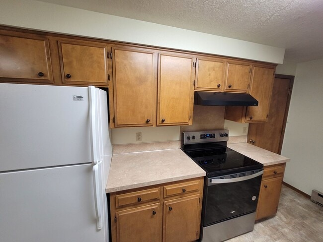 Photo - 5085 Kaufman Loop SE