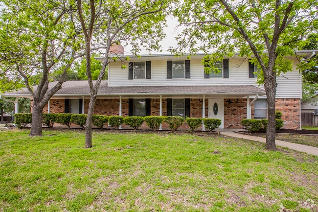 Building Photo - 202 Live Oak Dr Rental
