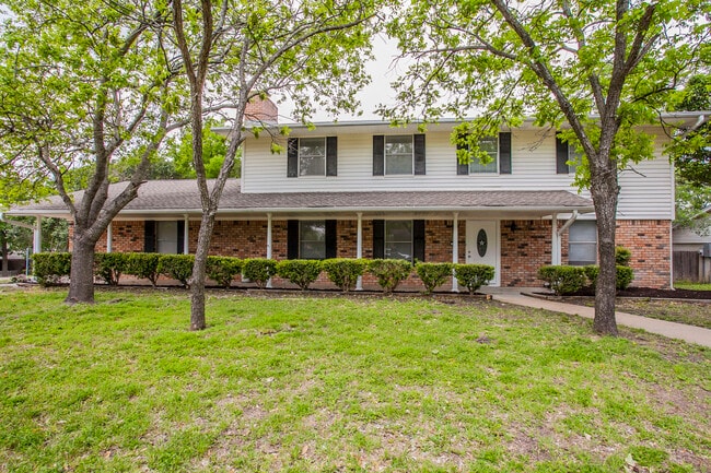 Building Photo - 202 Live Oak Dr Rental