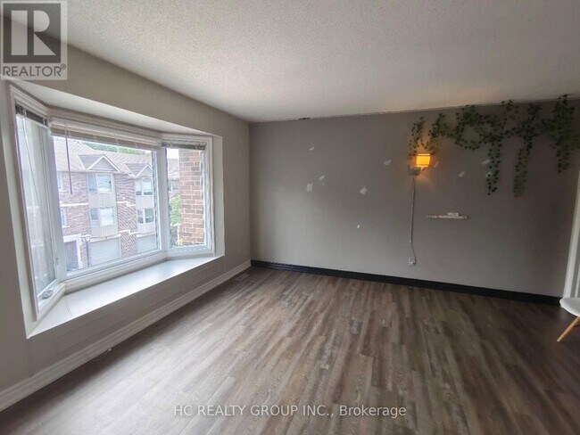 Photo - 1548 Richmond St