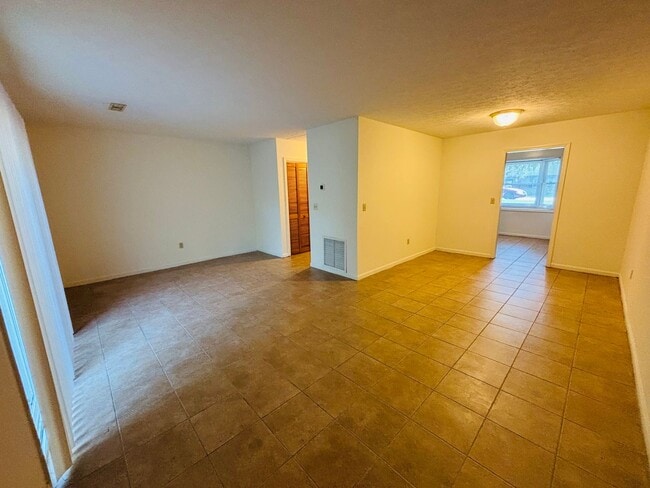 Photo - 1710 Emerald St