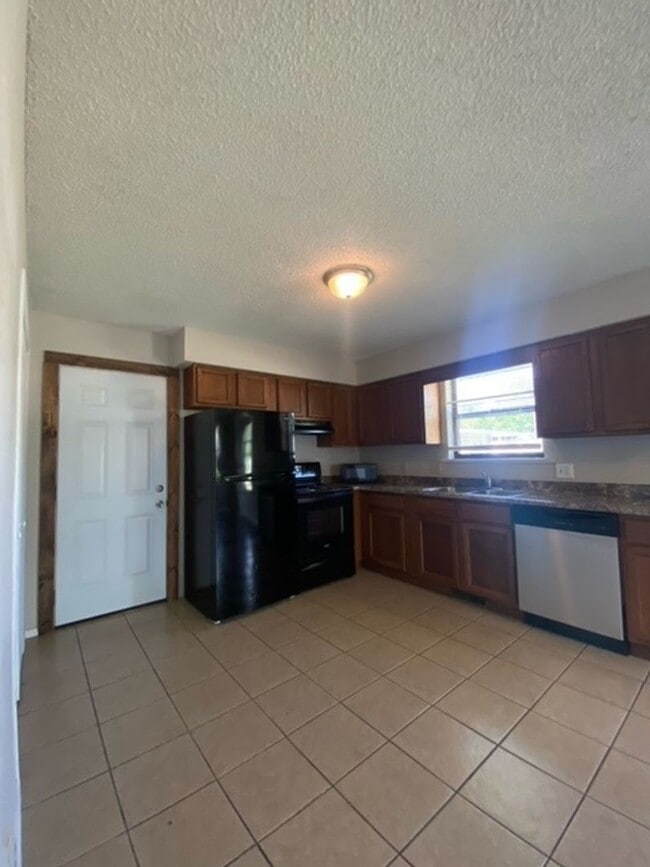 Photo - Great Duplex! 2 Bed, 1 Bath