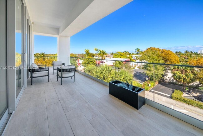 246 NE 6th Ave Unit 302