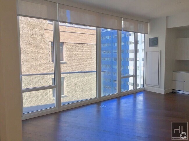 Building Photo - East 44th Street Unit 38J Rental