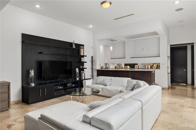 Photo - 21 Sycamore Ave