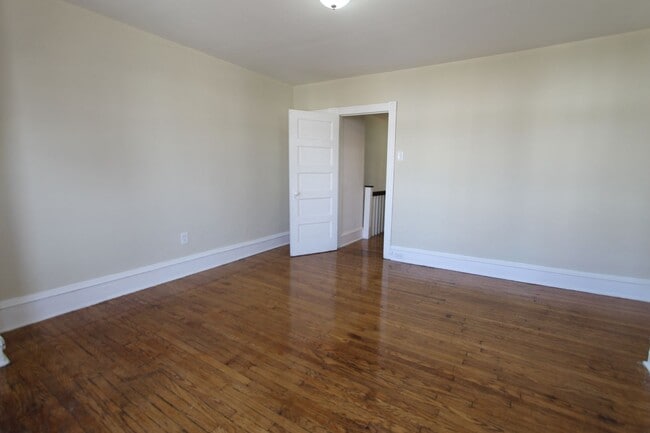 Photo - 124 W Pomona St