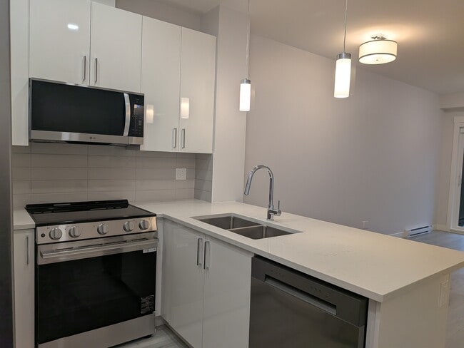 Photo - 33886 Pine St