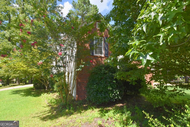 Photo - 147 S Fairfield Dr