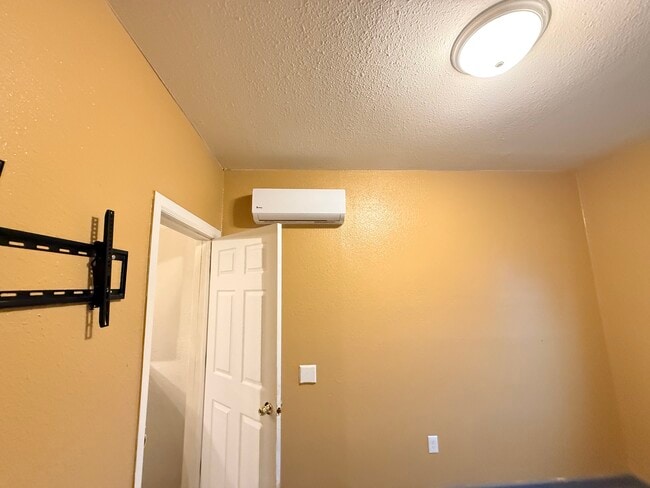 Photo - 3108 Oakland Ave Unit 3