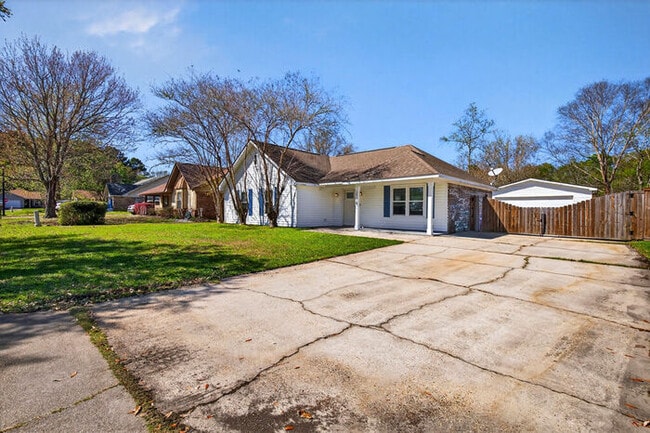 Photo - 15116 Rosewood St