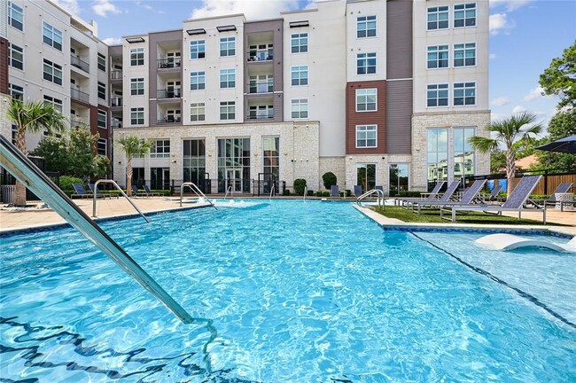 Building Photo - 2411 Fondren Rd Unit 1414 Rental