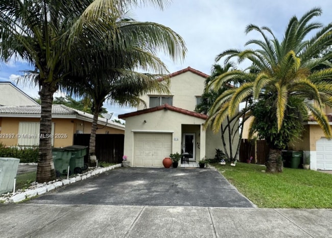 Building Photo - 915 SE 13th Rd