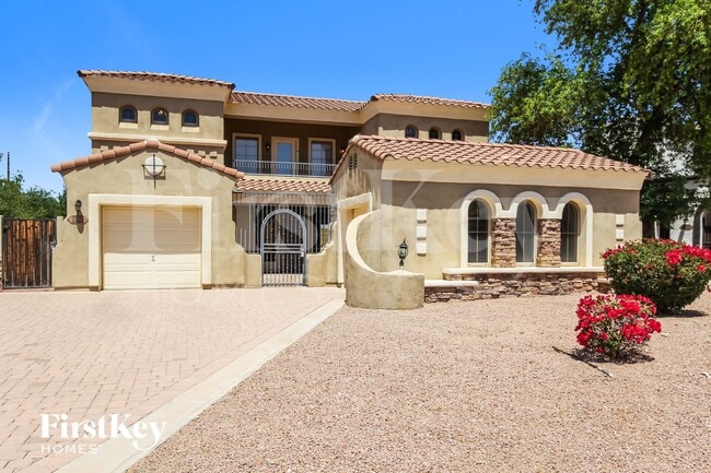 Building Photo - 7803 S 5th Dr